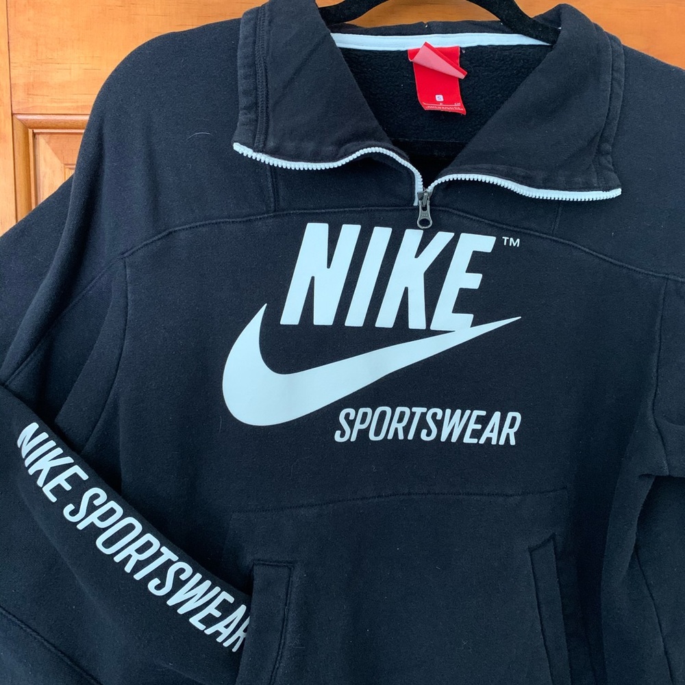 NIKE SWEATER
